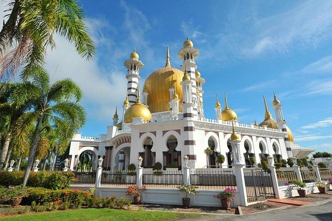 3-Night Cameron Highlands and Penang Tour from Kuala Lumpur - Bayview Beach Resort in Batu Ferringhi: Pool Time, Balcony Time