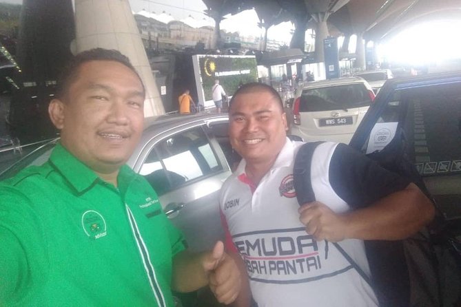 Airport Pickup / Drop off KLIA & KLIA 2 - Safety and Service Style: Drivers Who Show Up Ready