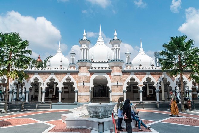 Aquaria KLCC Admission with Kuala Lumpur City Famous Landmarks - Masjid Jamek: the oldest surviving mosque and its design clues