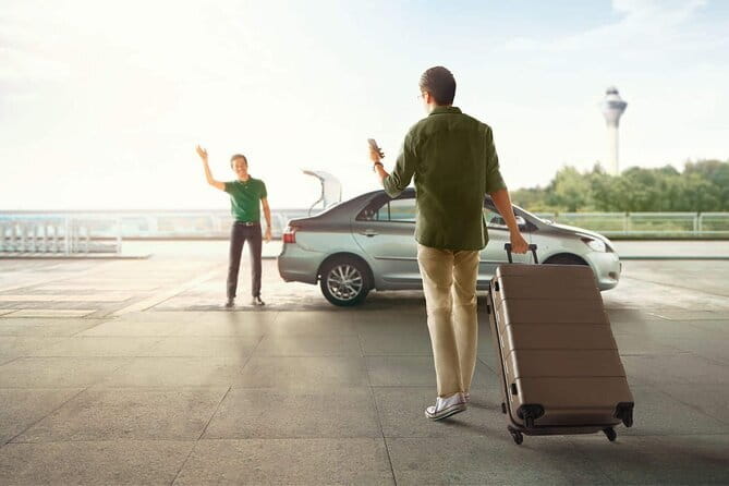 AVANI Sepang Goldcoast Resort Hotel To Kuala Lumpur International Airport KLIA KLIA2 Transfer - Luggage, Seating, and Accessibility: What’s Covered and What to Watch
