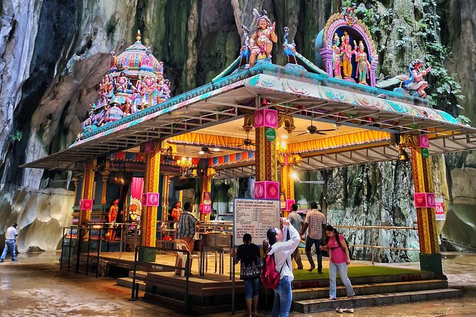 Batu Caves and Sari Experience with Batik Workshop - Entering Batu Caves with a sari try-on (and respectful rules)