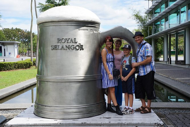Batu Caves, Royal Selangor Pewter and Batik Factory Tour - The Quick Asni Experiences Stop: A Short Add-On, Not a Main Event