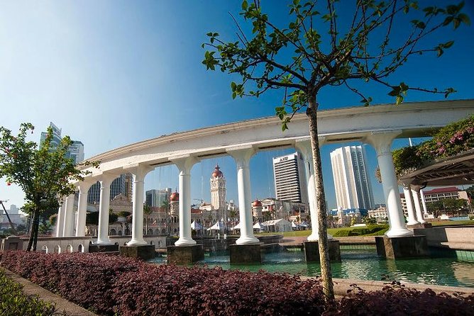 Best of Kuala Lumpur City Tour Including National Museum and National Monument - How the small-group coach tour runs (and why timing can matter)