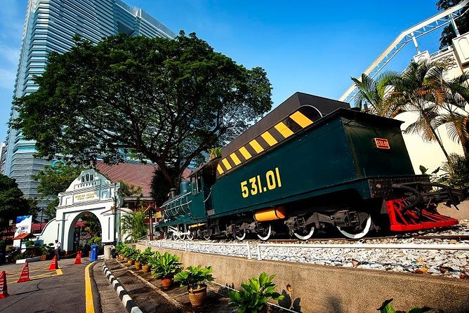 Best of Kuala Lumpur City Tour Including National Museum and National Monument - Dataran Merdeka and Sultan Abdul Samad Building: Independence written in stone