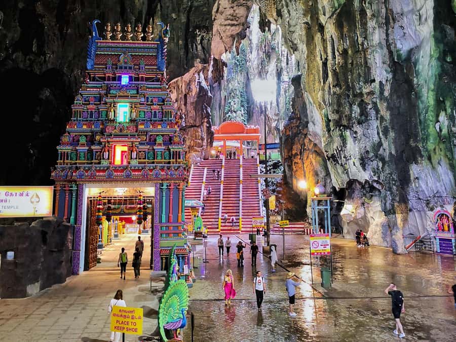 Best of Kuala Lumpur Tour with KL Tower & Batu Caves - Central Market: A Real Break for Shopping and People-Watching