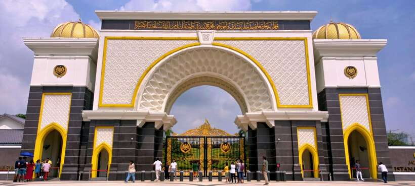 Best of Kuala Lumpur Tour with Twin Tower Entry - Batu Caves and a Batik Workshop: A Smooth Culture Start