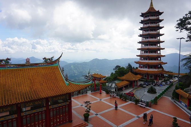 Breezy Genting Highland Day Tour from Kuala Lumpur - Resorts World Genting Time: Skytropolis, Casino Options, and Your Own Pace