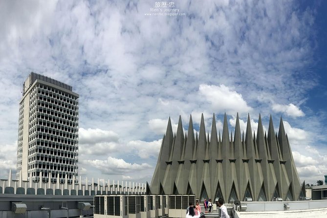 Budget Tour: Full Day Putrajaya, Batu Caves & Kuala Lumpur City - Civic KL landmarks in a tight schedule: National Monument, Istana Negara, Masjid Negara, Merdeka