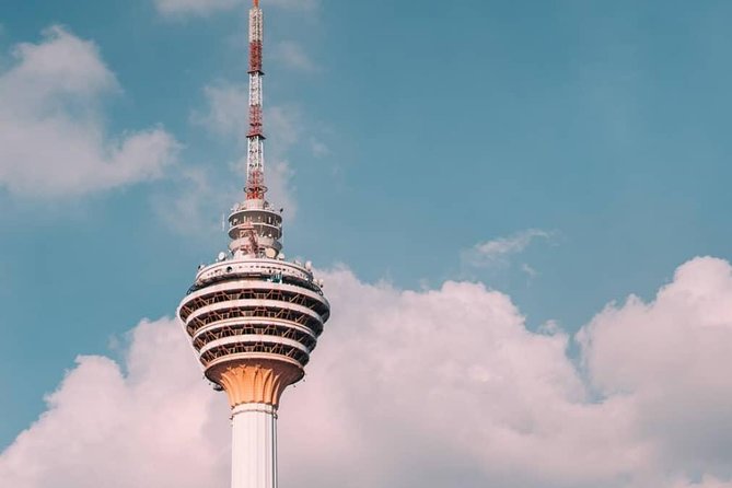 Budget Tour: Full Day Putrajaya, Batu Caves & Kuala Lumpur City - Seri Wawasan Bridge and rose-granite Putrajaya: where the photos get easier