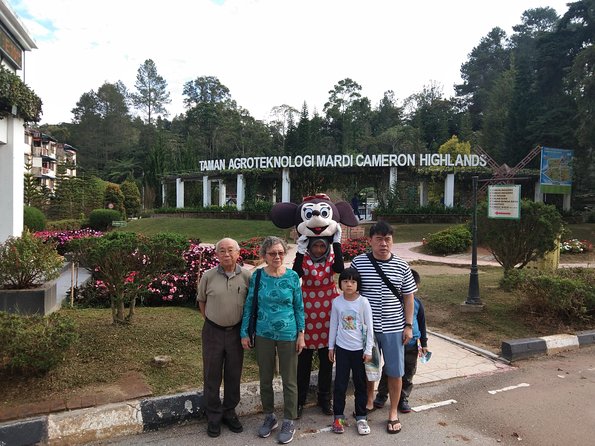 Cameron Highland Day Trip - Kea Farm Market and Lata Iskandar: quick local flavor, then a waterfall stop