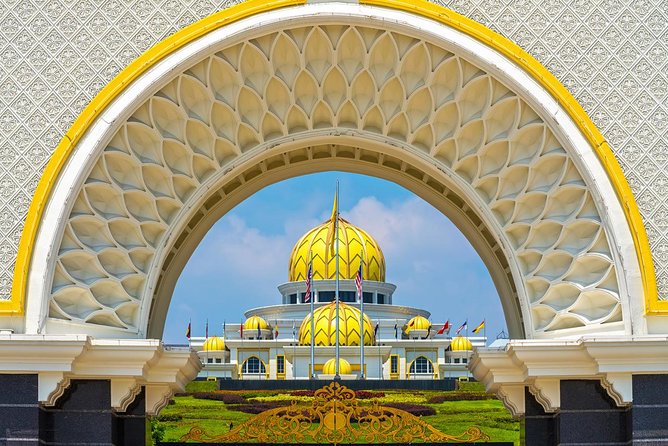 Cruise Shore Excursions: Port Klang - The one-hour drive into Kuala Lumpur: turn transit into context