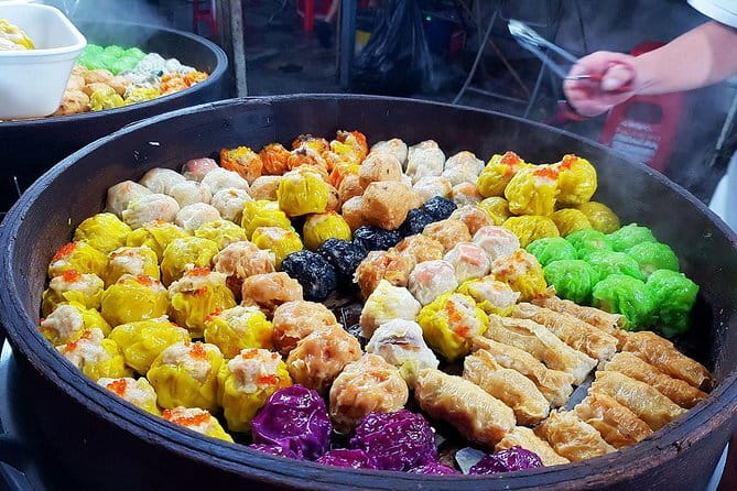 Eat Like a Local in Kuala Lumpur - Brickfields (Little India) spice air: roti canai and banana leaf rice
