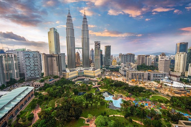 Explore Kuala Lumpur: Iconic City Landmarks & Batu Caves - H2: Thean Hou Temple: Chinese temple beauty without extra travel