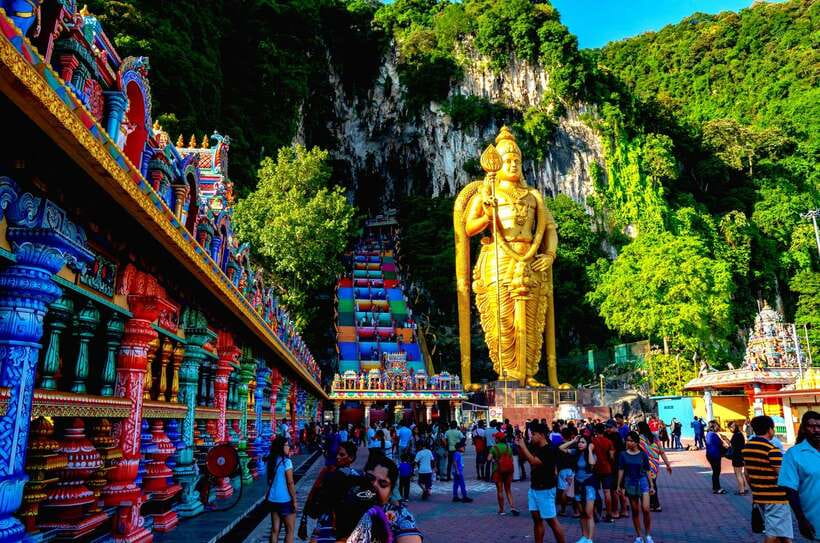 From Kuala Lumpur: Batu Caves Cultural Temple Tour - Thean Hou Temple on Robson Heights: a six-tier pagoda with real backstory