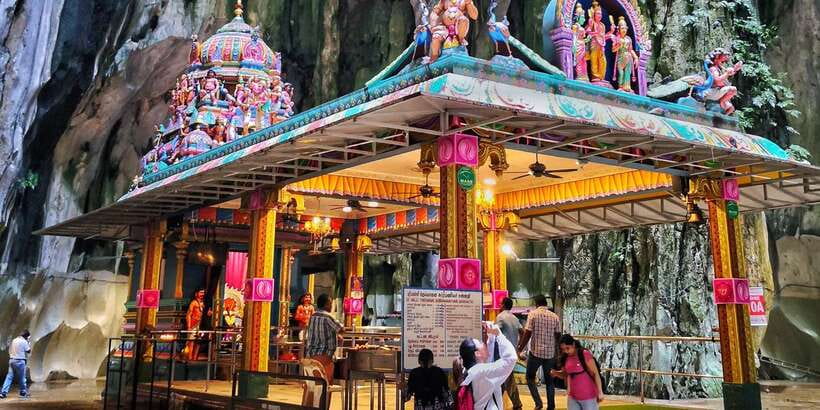 From Kuala Lumpur: Colmar Tropicale and Batu Caves Day Trip - Who this day trip suits best (and who should pass)