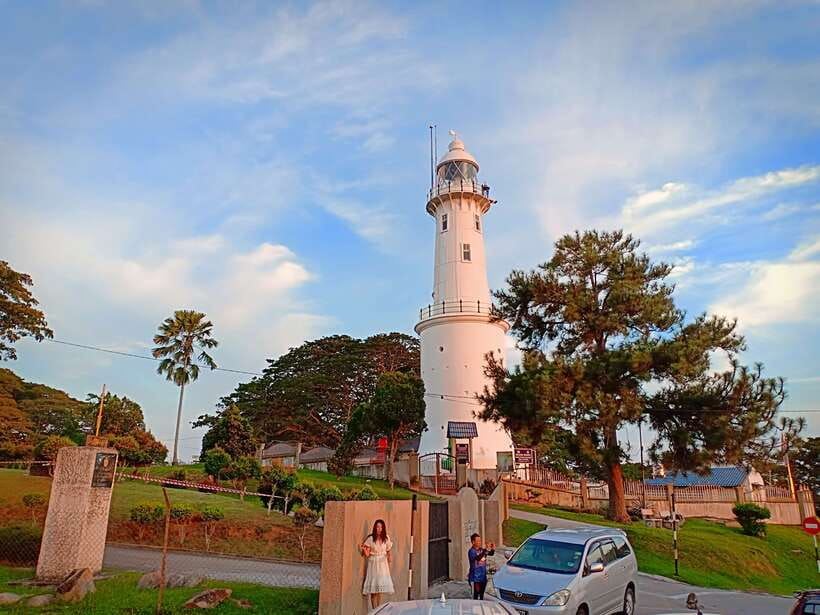 From Kuala Lumpur: Fireflies Tour and Seafood Dinner - Seafood Dinner Near Bukit Melawati: Simple, With Room For Real Needs