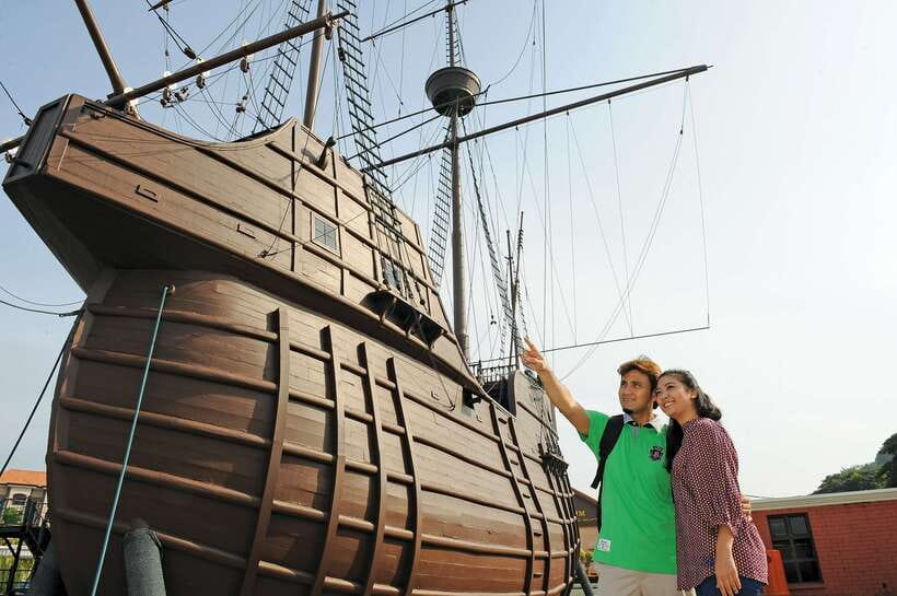 From Kuala Lumpur: Full-Day Historical Tour of Malacca - Lunch break: plan for food on your own