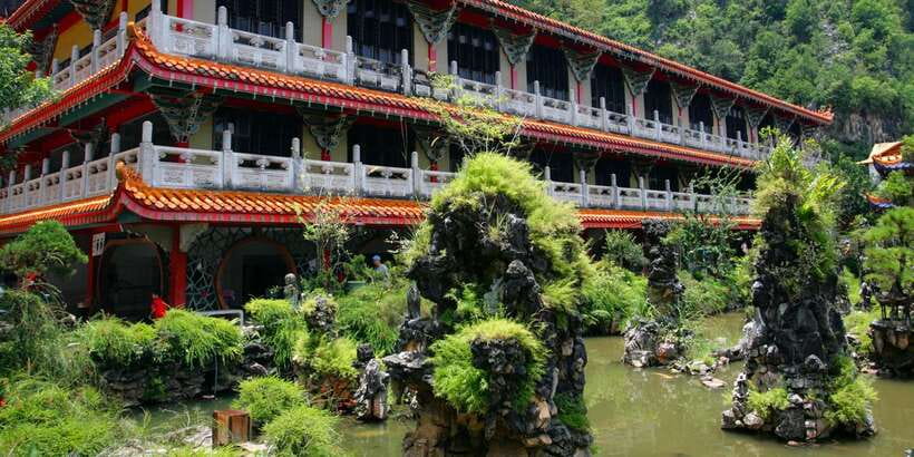 From Kuala Lumpur: Full-Day Tour to Ipoh - Sam Poh Tong Temple: a second cave temple, a different vibe