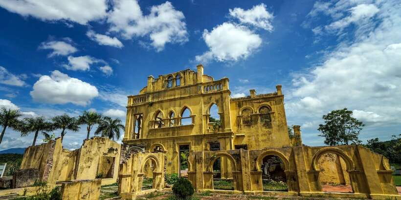 From Kuala Lumpur: Full-Day Tour to Ipoh - Art of Oldtown Bijeh Timah and Kek Look Tong: small stops, good photos
