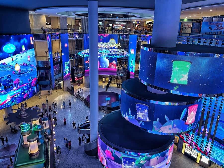 From Kuala Lumpur: Genting Highlands Day Trip with Cable Car - Your 6 hours at Genting: temple stop, photos, outlets, and theme park choices