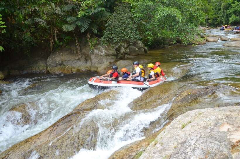 From Kuala Lumpur: Kampar River White Water Rafting - Jungle views and old mining plains: sights between rapids