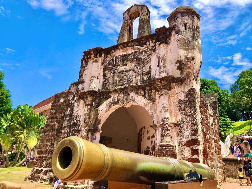 From Kuala Lumpur: Malacca Private Day Tour - Porta de Santiago and the Malacca Museum: history you can measure by walls