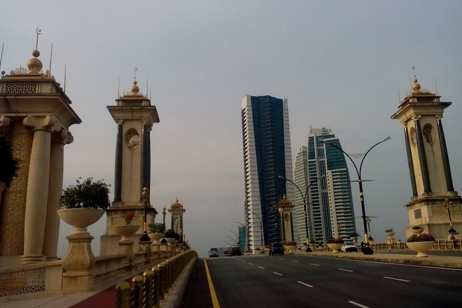 Garden City of Putrajaya, Pink Mosque, Lake Boat Joyride(Guided) - Putra Bridge and Putrajaya Square: the fast way to get your bearings