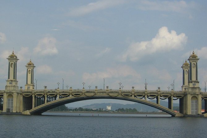 Garden City of Putrajaya, Pink Mosque, Lake Boat Joyride(Guided) - Viewing the Prime Minister’s Office and Palace of Justice (from the right angles)