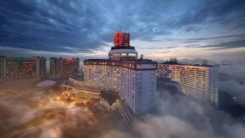 Genting Highland: Premium Outlets Cable Car - Gondola Time: Awana SkyWay’s 10-Minute Rise to SkyAvenue