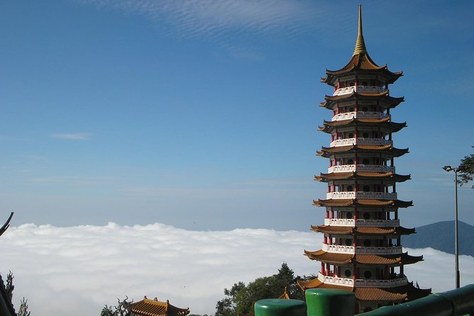 Genting Highlands & Batu Caves Day Tour + Chin Swee Temple - Awana SkyWay cable car: the included ride that makes Genting feel far away