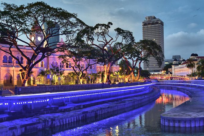 Glittering Night at Lake Symphony, River of Life & Saloma Bridge - Chinatown at night: where the market energy is the attraction