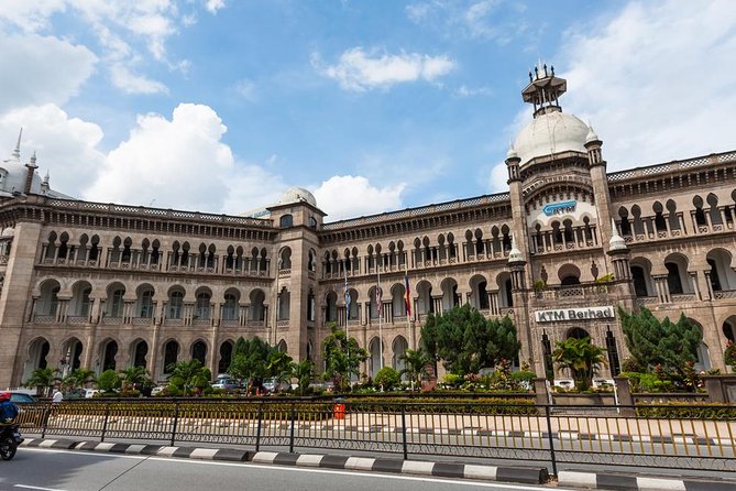 Group Tour: Half-Day Kuala Lumpur City Exploration Tour - Istana Negara photo gate and what you’ll likely do with 15 minutes