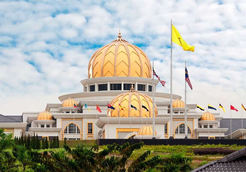 Half-Day Kuala Lumpur Exploration Tour - Merdeka Square: independence symbols you can actually frame