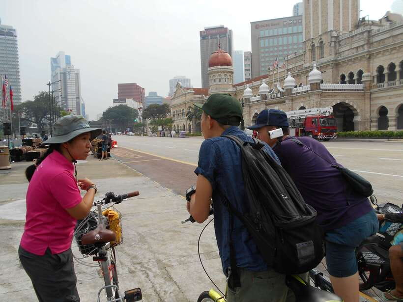 Hidden Kuala Lumpur: 4-Hour Bike Tour - From Kuala Lumpur City Gallery to Sultan Abdul Samad: Downtown on the Move