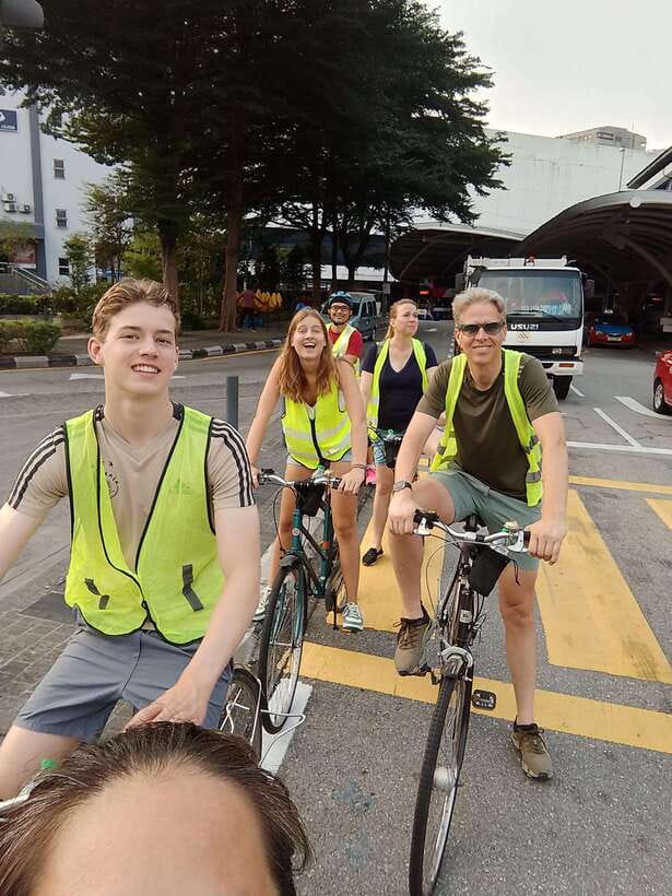 Hidden Kuala Lumpur: 4-Hour Bike Tour - Petaling Street and Hainanese Coffee: A Classic Break Before the Alley Maze