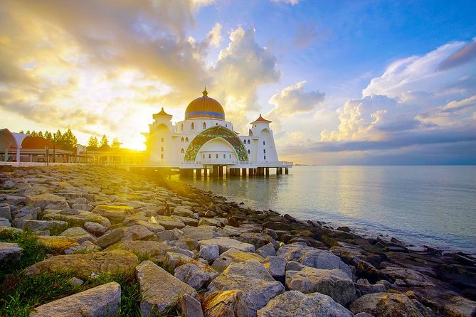 Historical Malacca Day Tour with Lunch from Kuala Lumpur - Malacca River Walk: Portuguese-Era Strategy in Plain Sight