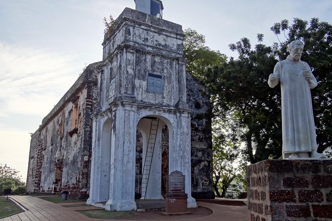 Historical Malacca Day Tour with Lunch from Kuala Lumpur - A Famosa Fort and Porta de Santiago: Portuguese Roots Still Visible