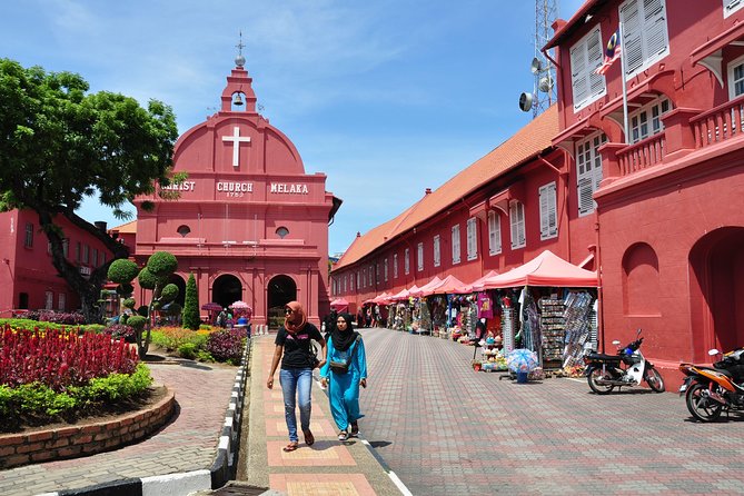 Historical Melaka Day Tour - Jonker Street Free Time: Antiques, Night Market Energy, and Food Stops