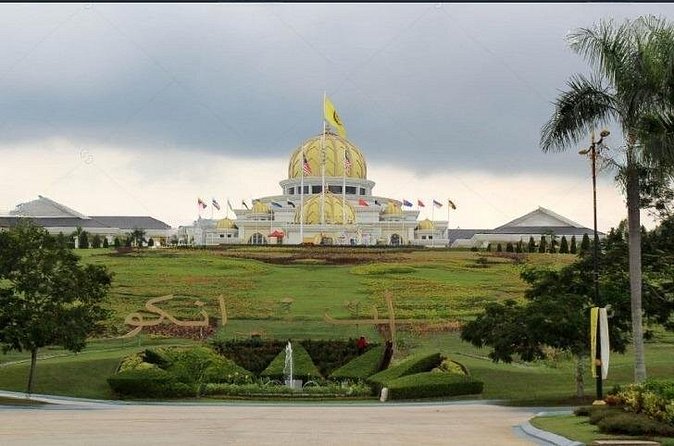 KL City Highlights in half a day - National Mosque (Masjid Negara): Architecture, Gardens, and Meaning