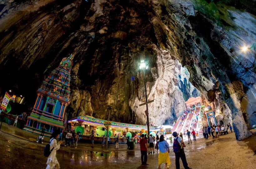 Kuala Lumpur 4-Hour Religious Harmony Tour - Thean Hou Temple: hilltop calm, tiers, and Goddess of Heaven lore
