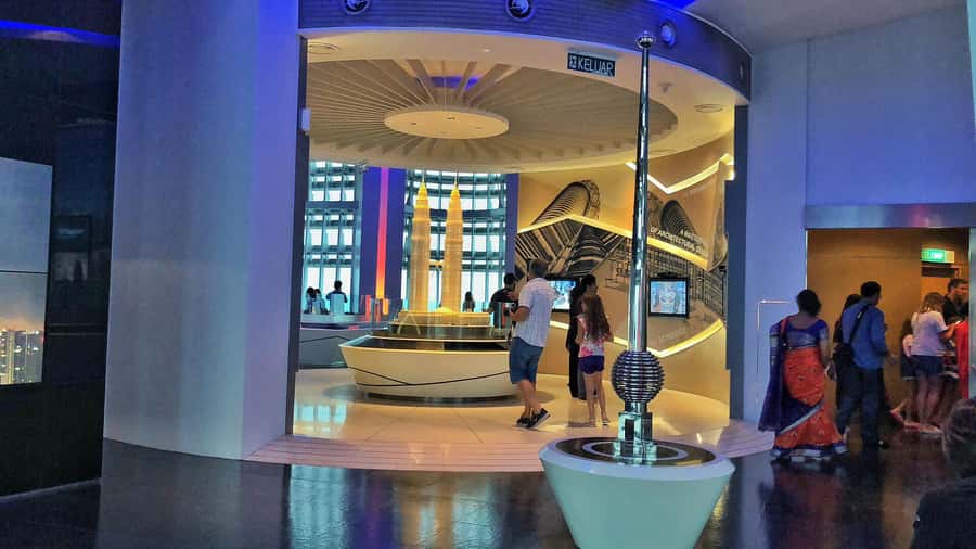 Kuala Lumpur: 4-Hour Tour & KL Towers Visit [Private] - Petronas Twin Towers Photo Stop Without the Ticket Stress