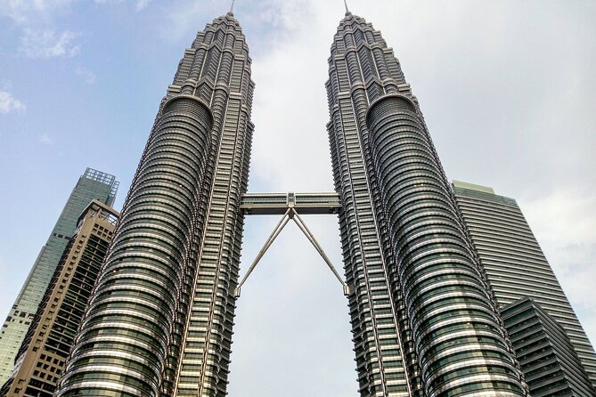 Kuala Lumpur Airport Transit Tour - Batu Caves and batik: starting with big KL energy