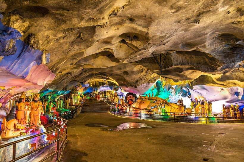 Kuala Lumpur : Batu Caves Private Tour - The Batu Caves Experience: Lord Murugan and the 272-Step Climb