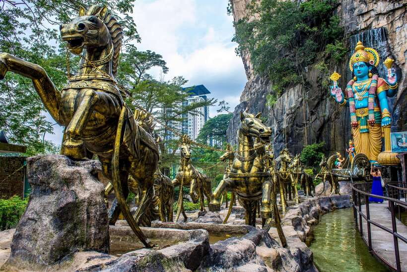 Kuala Lumpur : Batu Caves Private Tour - Timing, Heat, and Monkeys: How to Make the Day Feel Easier