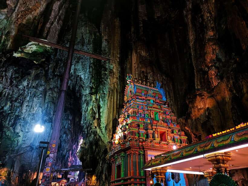 Kuala Lumpur: Batu Caves, Ramayana Caves & Kanching Falls - Batu Caves, Ramayana Cave, and Kanching Falls in One KL Day