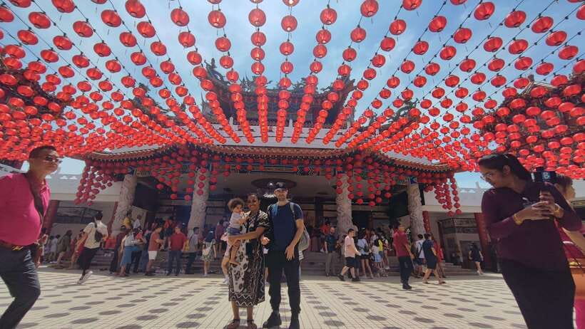 Kuala Lumpur: Batu Caves, Thean Hou Temple & National Mosque - Thean Hou Temple: Taoist, Buddhist, and Confucian influences in six tiers