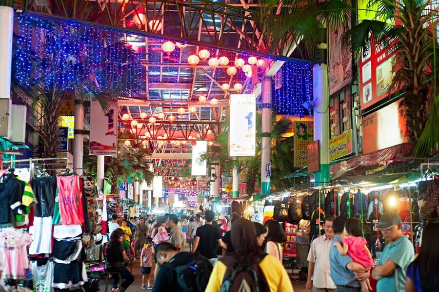 Kuala Lumpur by Night and Malaysian Food Tour - Dinner that ends the day: buffet options and a culture add-on