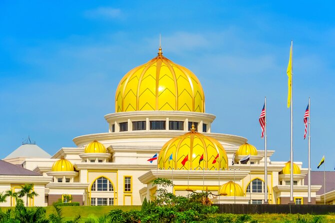 Kuala Lumpur City & Batu Caves Temple Private Tour - Merdeka Square to the National Monument: history you can walk through