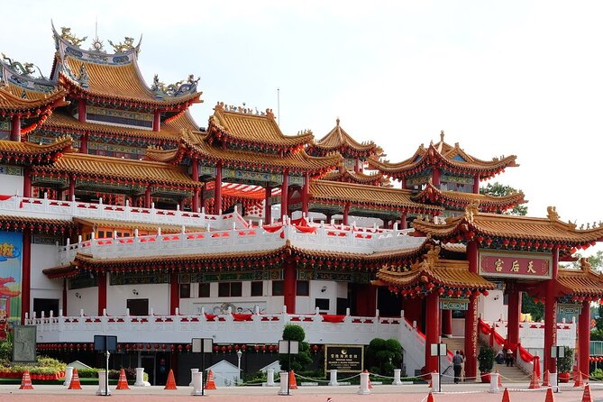 Kuala Lumpur City & Batu Caves Temple Private Tour - Sultan Abdul Samad Building: quick photo stop with colonial-era vibe
