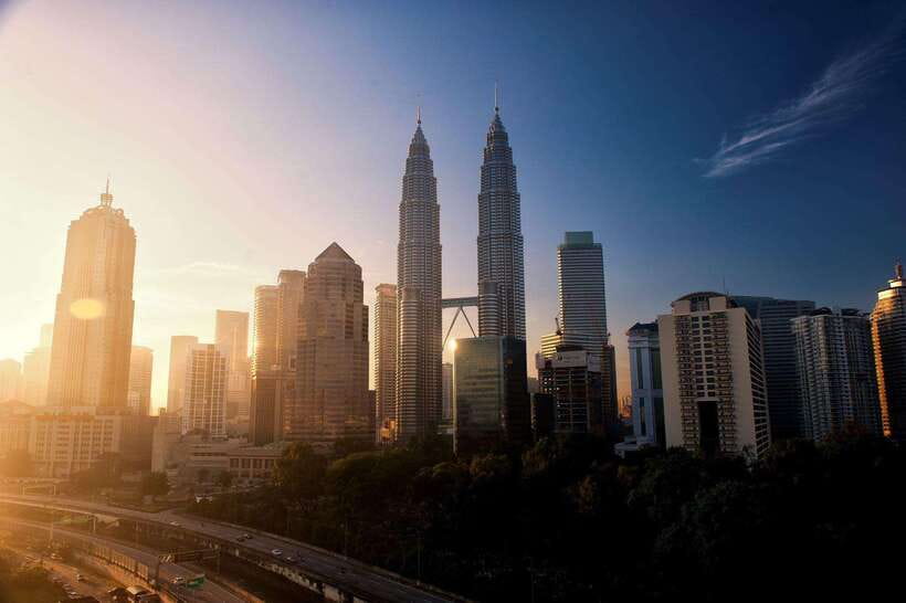 Kuala Lumpur: City Tour & Batu Caves Combo - Batu Caves: 272 steps, Murugan gold, and a quick lesson in temple etiquette
